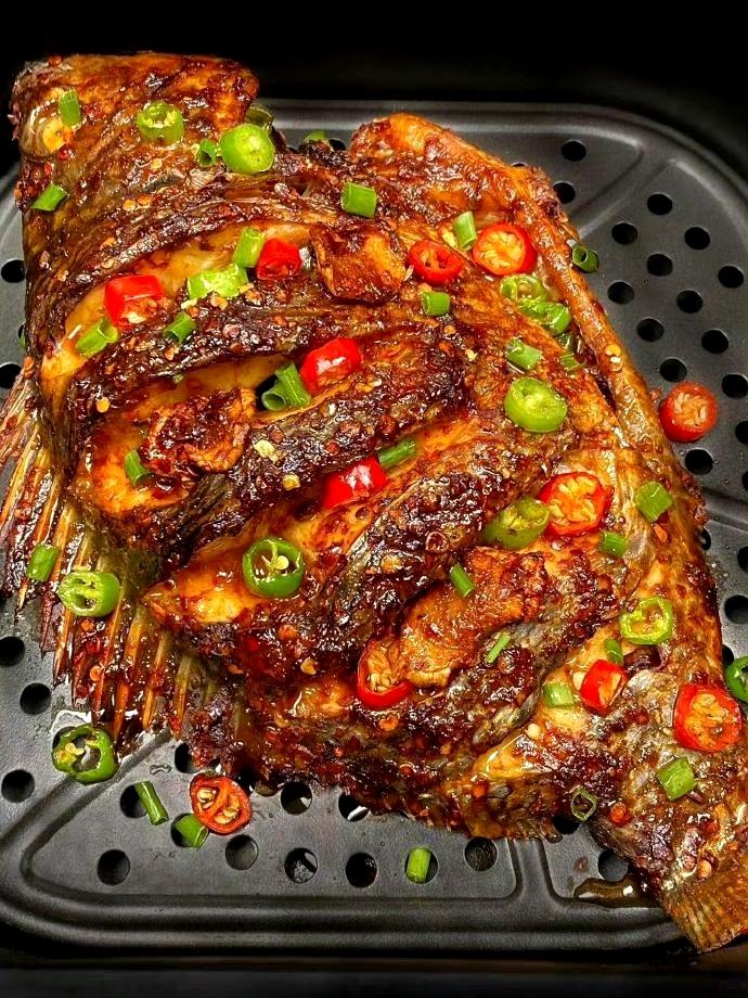 空气炸锅烤鱼真的一绝，巨巨巨好吃！ 的做法 步骤3